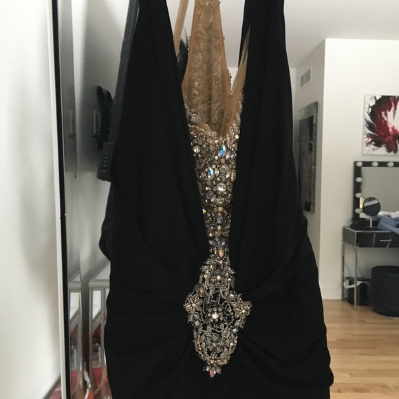 STUNNING BLACK GOWN WITH EMBELLISHMENTS - Picture 3 of 5
